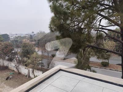 ایف ۔ 10 اسلام آباد میں 2 کنال مکان 75.0 کروڑ میں برائے فروخت۔