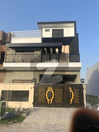 فیصل ہلز - بلاک اے فیصل ہلز,اسلام آباد میں 4 کمروں کا 5 مرلہ مکان 1.95 کروڑ میں برائے فروخت۔