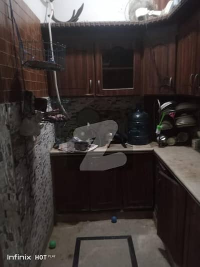 گلستانِِ جوہر ۔ بلاک 12 گلستانِ جوہر,کراچی میں 5 کمروں کا 2 مرلہ مکان 1.65 کروڑ میں برائے فروخت۔