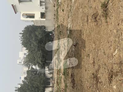 1 kanal plot near to park at good price