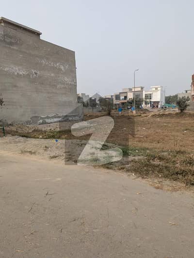 ڈی ایچ اے 9 ٹاؤن ۔ بلاک ڈی ڈی ایچ اے 9 ٹاؤن,ڈیفنس (ڈی ایچ اے),لاہور میں 5 مرلہ رہائشی پلاٹ 95.0 لاکھ میں برائے فروخت۔