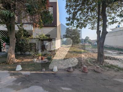 واپڈا سٹی ۔ بلاک اے واپڈا سٹی,فیصل آباد میں 4 کمروں کا 10 مرلہ مکان 3.6 کروڑ میں برائے فروخت۔ واپڈا سٹی ۔ بلاک اے واپڈا سٹی,فیصل آباد میں 4 کمروں کا 10 مرلہ مکان 3.6 کروڑ میں برائے فروخت۔