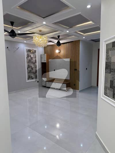 1 KANAL UPPER PORTION FOR RENT IN IEP ENGINEERS TOWN LAHORE | 3 BED