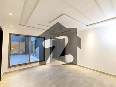 ڈی ایچ اے فیز 6 - بلاک ڈی فیز 6,ڈیفنس (ڈی ایچ اے),لاہور میں 5 کمروں کا 1 کنال مکان 10.0 کروڑ میں برائے فروخت۔