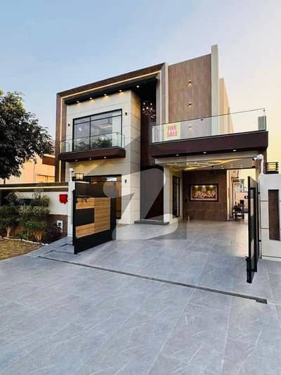 ڈی ایچ اے فیز 7 ڈیفنس (ڈی ایچ اے),لاہور میں 4 کمروں کا 10 مرلہ مکان 5.25 کروڑ میں برائے فروخت۔