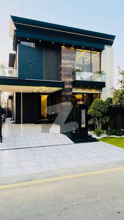 ڈی ایچ اے 9 ٹاؤن ڈیفنس (ڈی ایچ اے),لاہور میں 4 کمروں کا 10 مرلہ مکان 5.15 کروڑ میں برائے فروخت۔