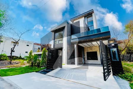 ڈی ایچ اے فیز 1 ڈیفنس (ڈی ایچ اے),لاہور میں 6 کمروں کا 10 مرلہ مکان 5.6 کروڑ میں برائے فروخت۔