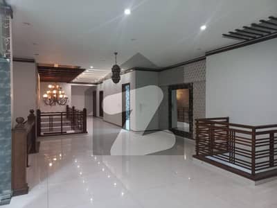 ڈی ایچ اے فیز 6 ڈی ایچ اے ڈیفینس,کراچی میں 6 کمروں کا 2 کنال مکان 13.0 لاکھ میں کرایہ پر دستیاب ہے۔