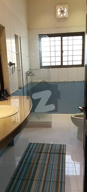 1 kanal fully furnished upar portion lower portion Lock independent portion available for rent in DHA