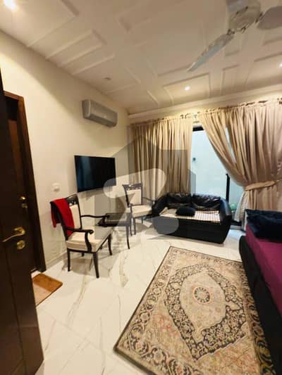 ڈی ایچ اے فیز 7 ڈیفنس (ڈی ایچ اے),لاہور میں 4 کمروں کا 10 مرلہ مکان 4.9 کروڑ میں برائے فروخت۔