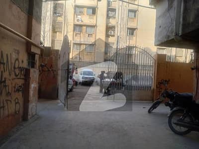 گلستانِِ جوہر ۔ بلاک 4 گلستانِ جوہر,کراچی میں 2 کمروں کا 3 مرلہ فلیٹ 48.0 لاکھ میں برائے فروخت۔