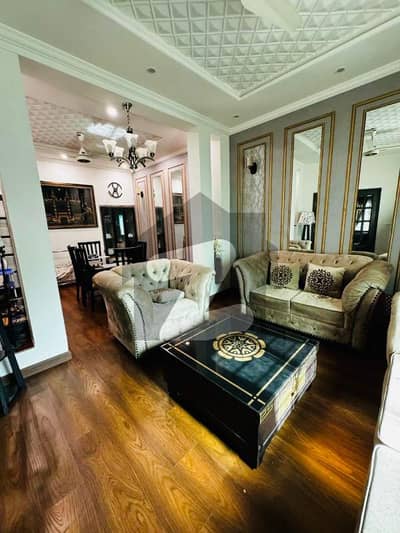 ڈی ایچ اے فیز 4 ڈیفنس (ڈی ایچ اے),لاہور میں 4 کمروں کا 10 مرلہ مکان 5.1 کروڑ میں برائے فروخت۔