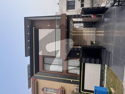 ڈی ایچ اے فیز 6 ڈیفنس (ڈی ایچ اے),لاہور میں 3 کمروں کا 5 مرلہ مکان 2.35 کروڑ میں برائے فروخت۔