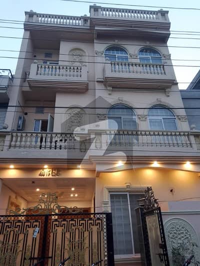 جوہر ٹاؤن فیز 2 - بلاک جے2 جوہر ٹاؤن فیز 2,جوہر ٹاؤن,لاہور میں 7 کمروں کا 5 مرلہ مکان 2.0 لاکھ میں کرایہ پر دستیاب ہے۔