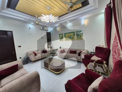 200 Sqyard look like new Ground + one