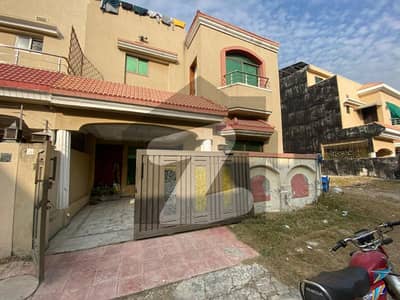 بحریہ ٹاؤن فیز 8 بحریہ ٹاؤن راولپنڈی,راولپنڈی میں 3 کمروں کا 5 مرلہ مکان 60.0 ہزار میں کرایہ پر دستیاب ہے۔