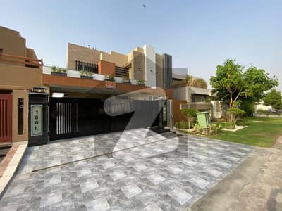 ڈی ایچ اے فیز 5 ڈیفنس (ڈی ایچ اے),لاہور میں 5 کمروں کا 1 کنال مکان 8.25 کروڑ میں برائے فروخت۔