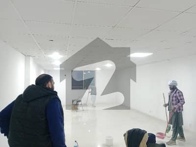 commercial hall for rent ideal for call center software house etc