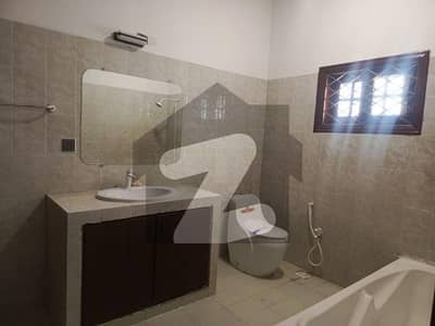 FORST FLOOR WITH SEPARATE GATE & TANK