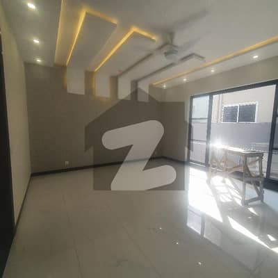 ڈیفینس رایا ڈی ایچ اے ڈیفینس,لاہور میں 10 کمروں کا 2 کنال مکان 37.0 کروڑ میں برائے فروخت۔