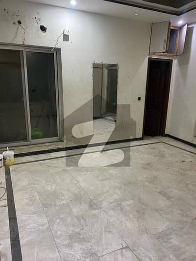 فارمانئیٹس ہاؤسنگ سکیم لاہور میں 2 کمروں کا 4 مرلہ فلیٹ 33.0 ہزار میں کرایہ پر دستیاب ہے۔