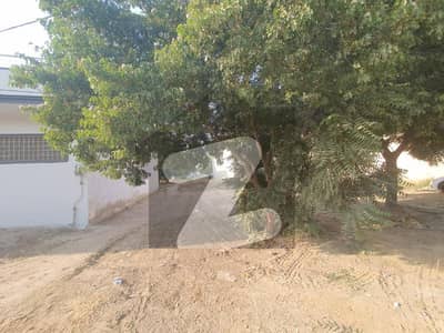 240sqyrd plot for sale on 70ft wide road in prime and vip sector