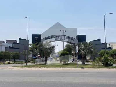 ڈیفینس روڈ لاہور میں 8 مرلہ کمرشل پلاٹ 3.6 کروڑ میں برائے فروخت۔