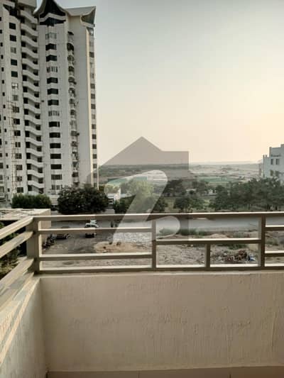 کلفٹن ۔ بلاک 2 کلفٹن,کراچی میں 3 کمروں کا 8 مرلہ فلیٹ 4.75 کروڑ میں برائے فروخت۔