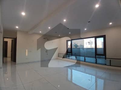 ڈی ایچ اے فیز 8 ڈی ایچ اے ڈیفینس,کراچی میں 6 کمروں کا 1 کنال مکان 6.25 لاکھ میں کرایہ پر دستیاب ہے۔