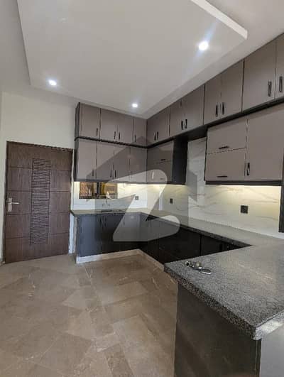 گلشن اقبال - بلاک 10-اے گلشنِ اقبال,گلشنِ اقبال ٹاؤن,کراچی میں 3 کمروں کا 8 مرلہ فلیٹ 2.05 کروڑ میں برائے فروخت۔