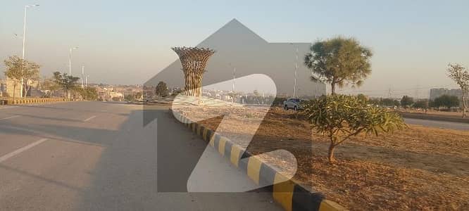 01 Kanal Heighted & Non-Corner Plot for Sale on (Urgent Basis) on (Investor Rate) in Sector B Near Family Park in DHA 05 Islamabad