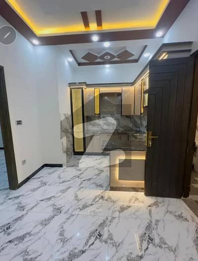 CAPITAL SOCIETY 120 SQY BRAND NEW