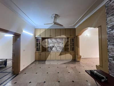 جی ۔ 13 اسلام آباد میں 3 کمروں کا 10 مرلہ بالائی پورشن 1.0 لاکھ میں کرایہ پر دستیاب ہے۔