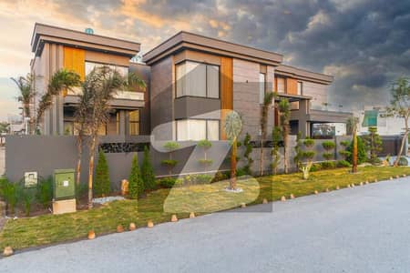 ڈی ایچ اے فیز 6 ڈیفنس (ڈی ایچ اے),لاہور میں 6 کمروں کا 2 کنال مکان 35.5 کروڑ میں برائے فروخت۔