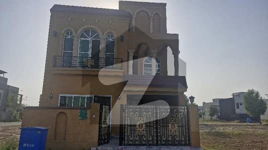 لو کاسٹ ۔ بلاک جی لو کاسٹ سیکٹر,بحریہ آرچرڈ فیز 2,بحریہ آرچرڈ,لاہور میں 3 کمروں کا 5 مرلہ مکان 1.65 کروڑ میں برائے فروخت۔