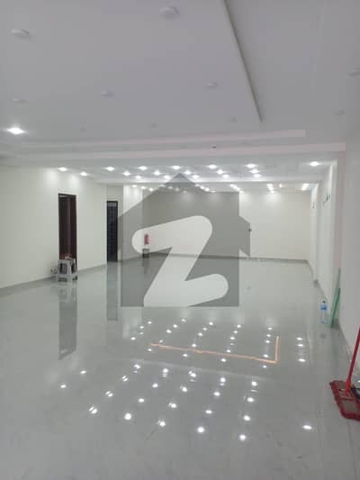 ڈی ایچ اے فیز 3 ڈیفنس (ڈی ایچ اے),لاہور میں 8 مرلہ دفتر 1.45 لاکھ میں کرایہ پر دستیاب ہے۔