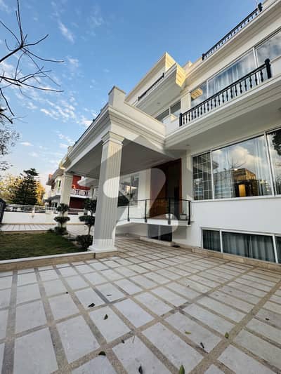 Brand New Triple Story Furnsished 3 Unit House For Rent Brand New Triple Story Furnsished 3 Unit House For Rent