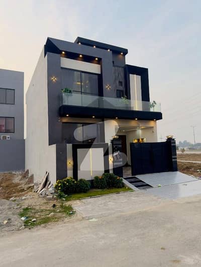 ڈی ایچ اے فیز 6 ڈیفنس (ڈی ایچ اے),لاہور میں 3 کمروں کا 5 مرلہ مکان 2.25 کروڑ میں برائے فروخت۔