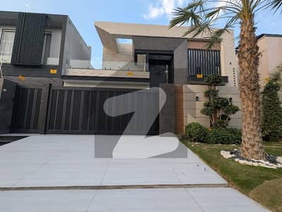 ڈی ایچ اے فیز 7 ڈیفنس (ڈی ایچ اے),لاہور میں 5 کمروں کا 1 کنال مکان 7.5 کروڑ میں برائے فروخت۔