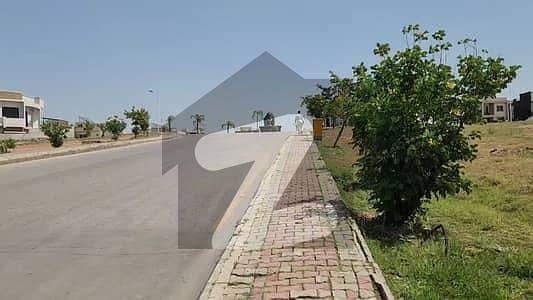 بحریہ گارڈن سٹی - زون 1 بحریہ گارڈن سٹی,بحریہ ٹاؤن,اسلام آباد میں 2 کنال رہائشی پلاٹ 6.5 کروڑ میں برائے فروخت۔