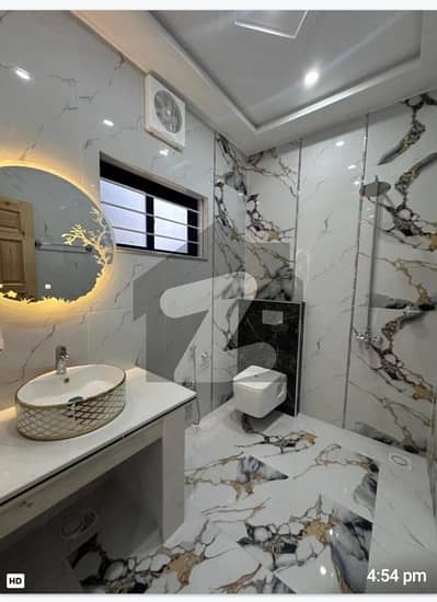 ڈی ۔ 12 اسلام آباد میں 1 کنال رہائشی پلاٹ 9.5 کروڑ میں برائے فروخت۔