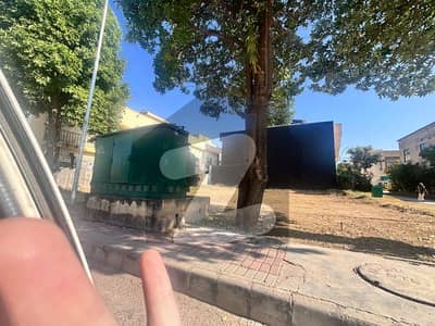 بحریہ ٹاؤن فیز 8 ۔ بلاک سی بحریہ ٹاؤن فیز 8,بحریہ ٹاؤن راولپنڈی,راولپنڈی میں 10 مرلہ رہائشی پلاٹ 1.1 کروڑ میں برائے فروخت۔