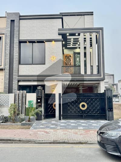 بحریہ ٹاؤن - شیرشاہ بلاک بحریہ ٹاؤن ۔ سیکٹر ایف,بحریہ ٹاؤن,لاہور میں 3 کمروں کا 5 مرلہ مکان 2.75 کروڑ میں برائے فروخت۔