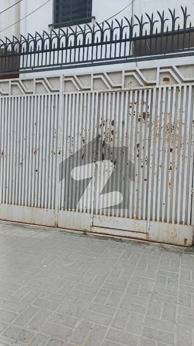 پی ای سی ایچ ایس بلاک 6 پی ای سی ایچ ایس,جمشید ٹاؤن,کراچی میں 5 کمروں کا 10 مرلہ مکان 7.5 کروڑ میں برائے فروخت۔