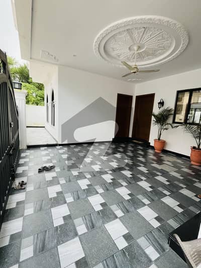 بنی گالہ اسلام آباد میں 7 کمروں کا 10 مرلہ مکان 4.75 کروڑ میں برائے فروخت۔