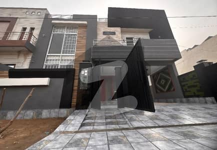 10 MARLA BRAND NEW MODERN HOUSE AVAILABLE FOR SALE IN PRIME LOCATION OF IEP ENGINEERING TOWN