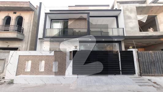 بنی گالہ اسلام آباد میں 7 کمروں کا 10 مرلہ مکان 5.0 کروڑ میں برائے فروخت۔