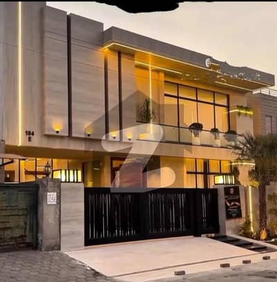 1 KANAL BRAND NEW FULL FURNISHED MODERN HOUSE AVAILABLE FOR SALE IN HOT LOCATION OF LAKE CITY