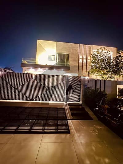 لیک سٹی میڈوز فیز 1 - بلاک اے لیک سٹی میڈوز فیز 1,لیک سٹی میڈوز,لاہور میں 5 کمروں کا 1 کنال مکان 8.7 کروڑ میں برائے فروخت۔