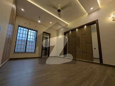 ای ۔ 11 اسلام آباد میں 3 کمروں کا 1 کنال بالائی پورشن 1.7 لاکھ میں کرایہ پر دستیاب ہے۔